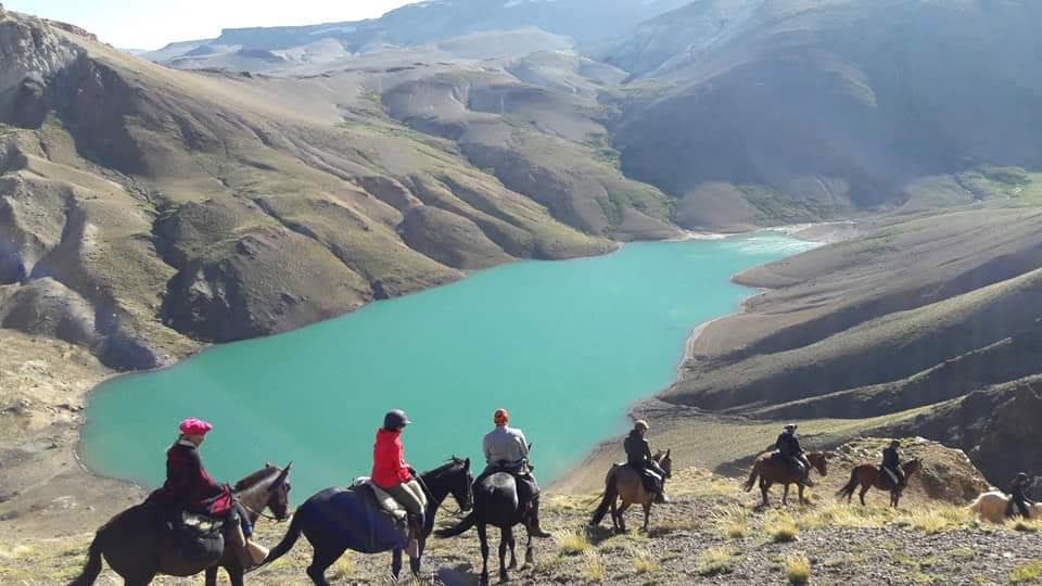 Cabalgando en la Cordillera de los Andes MalargÃ¼e - Mendoza 